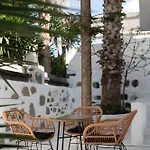 Paridian Elegant Living